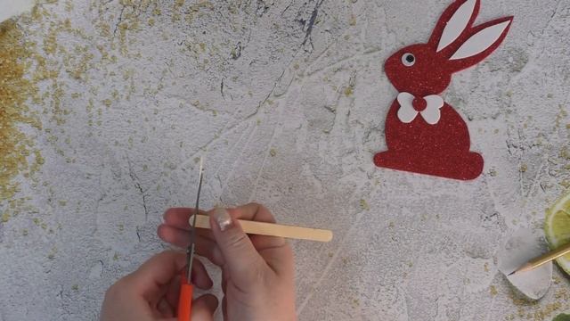 ПАСХАЛЬНЫЕ ПОДЕЛКИ. ПАСХАЛЬНЫЙ ЗАЙЧИК СВОИМИ РУКАМИ. ПОДЕЛКИ ИЗ ЦВЕТНОЙ БУМАГИ/СЛАДКИЙ ПОДАРОК DIY смотреть онлайн