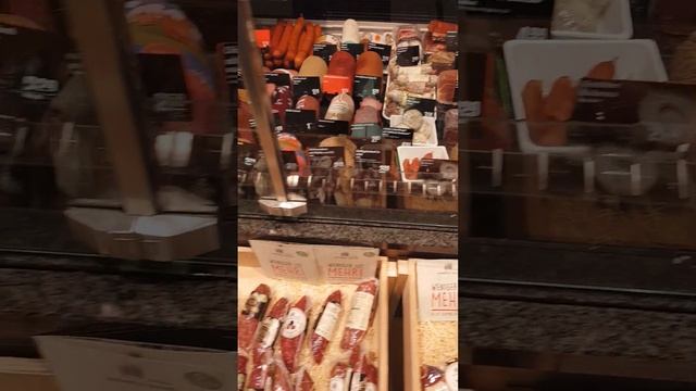 Supermarket Rewe, обзор мясной продукции, мясные полуфабрикаты, колбасы смотреть онлайн