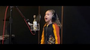 Кира Колбасова, 6 лет поет с мамой Dance monkey