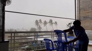 Вьетнам! Кафе у Тена! Ливень затопил кафе в считаные минуты! Супер морепродукты! Доклет!