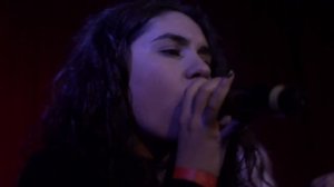 Alessia Cara & The Roots "Here" (Roots Jam Session)