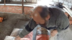 Заливаем полы в коровнике бетономешалкой "МиК БМ- 180"