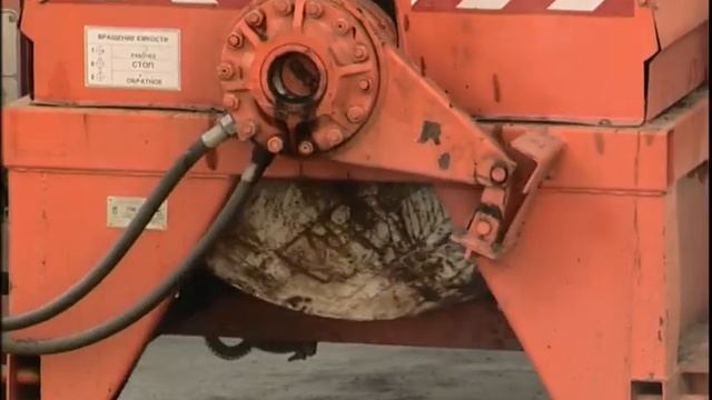 На одной из самых оживлённых магистралей Ельца начался ямочный ремонт смотреть онлайн