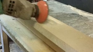 Потолок из гипсокартона с фальшбалками и подсветкой