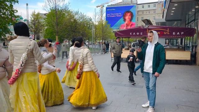 [4K] What's going on in Moscow. Wandering the Arbat смотреть онлайн