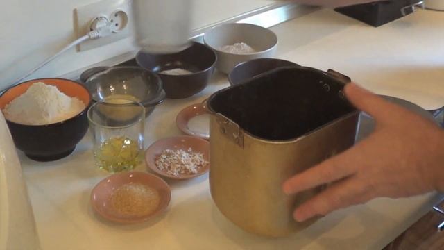 Хлеб домашний с семечками. смотреть онлайн