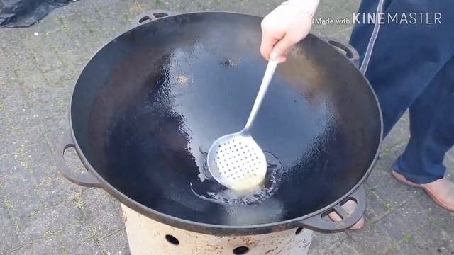 мясо по китайски в казане на костре форель жареная на мангале