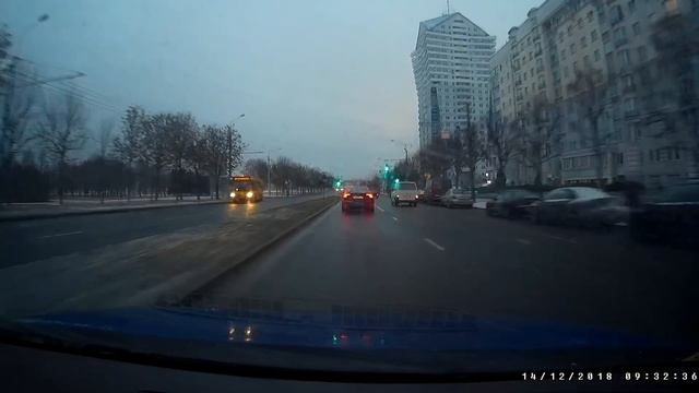 Очередной грузовик на красный г.Минск ул.Филимонова смотреть онлайн