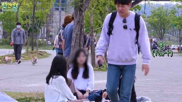 모르는 사람 옆에서 방귀 뀌면 이렇게 됩니다ㅋㅋㅋ리얼 반응 몰래카메라