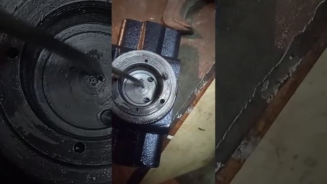 Новый домкрат не поднимает. Модель Т83505 подкатной 3 т. смотреть онлайн