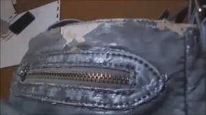 Лайф хак по ремонту красивой, но облезающей сумочки