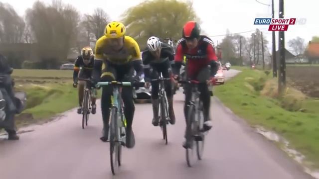 Geraint Thomas gets blown of the road Gent Wevelgem 2015 HD смотреть онлайн