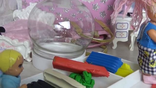 НОВОГОДНИЙ ШАРИК С ДАНИКОМ) у веселой семейки Кати и Макса что-то пошло не так.. смешные куклы