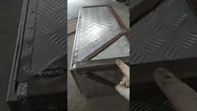 Крепеж для инструментального ящика своими руками.