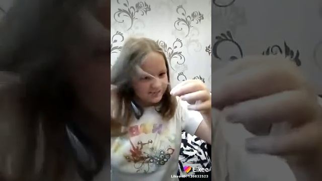 ???Вырезала жвачку из волос??? смотреть онлайн