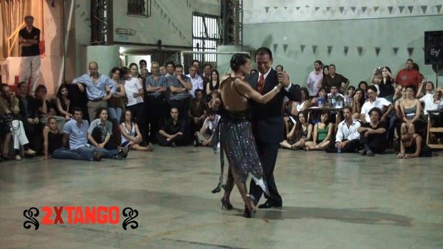 Fabian Peralta y Lorena Ermocida: Tango en la Milonga del Moran Ene 2011 смотреть онлайн
