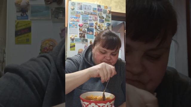 всем привет Иринка опять ест ???? смотреть онлайн