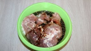 Свиной окорок, запечёный в рукаве