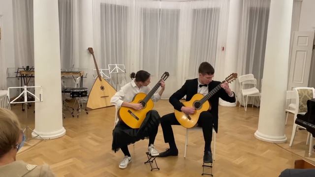 Карулли Серенада Ля мажор, исполняют Федотова София и Рязанов Данил смотреть онлайн