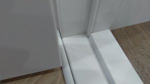 Показываю состояние межкомнатных дверей фирмы Волховец после потопа