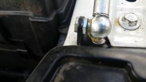 Установка газовых упоров капота на Киа Церато (Kia Cerato) , работа парктроника Parkmaster 4ZJ51