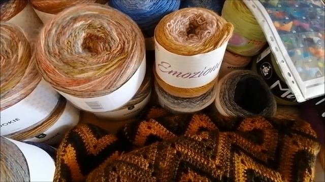 Пряжа, пряжа, пряжа и изделия из нее на минифестивале пряжи