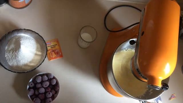 Венский кекс с вишнями смотреть онлайн