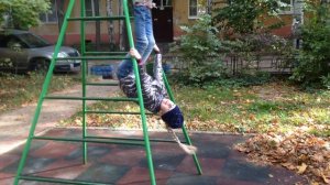 Как делать кувырок на турнике! 07.10.2018г.