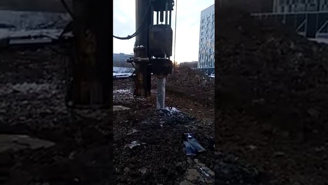 Забивка составной 18 метровой сваи, гидравлическим молотом Ропат 5М смотреть онлайн