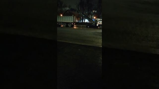 Москва. Снятие асфальта Фрезой. Ремонт дороги. 14.11.20. смотреть онлайн