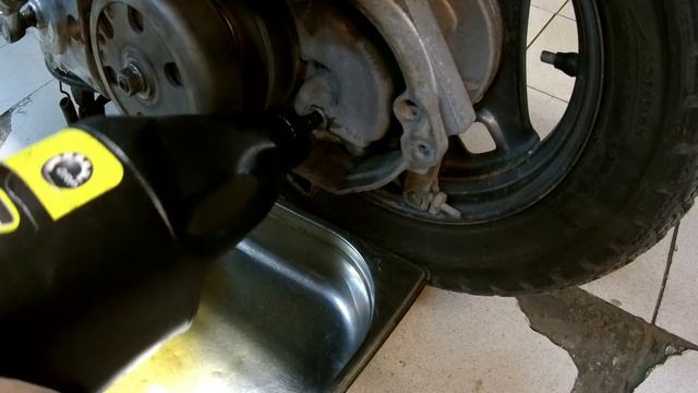 Замена масла в редукторе скутера смотреть онлайн