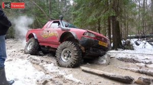 Дикий Москвич 4х4 крушит бездорожье.
