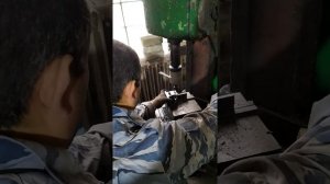 Нарезание резьбы М5 в глухом отверстии с помощью резьбонарезного патрона типа JSN12-B16