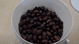 ЕЩЕ ОДИН СПОСОБ МАРИНОВАННЫЕ ОЛИВКИ ПО-ГРЕЧЕСКИ!СМОТРИМ И НАСЛАЖДАЕМСЯ!