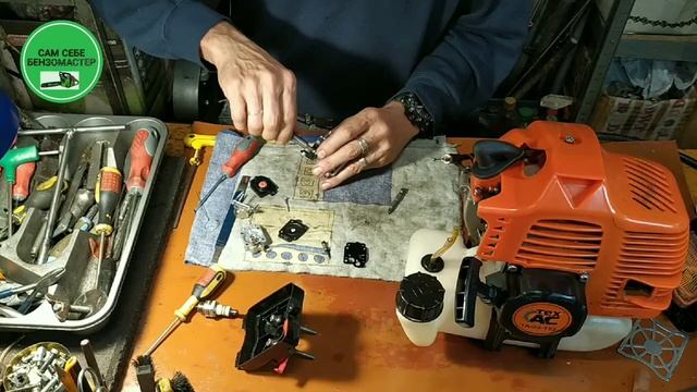 Постоянно мокрая свеча и течет карбюратор. смотреть онлайн