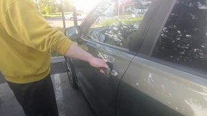 Как открыть автомобиль без ключей  Ключи забыл в машине
