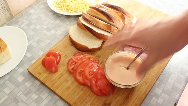 Горячие бутерброды с ветчиной и сыром