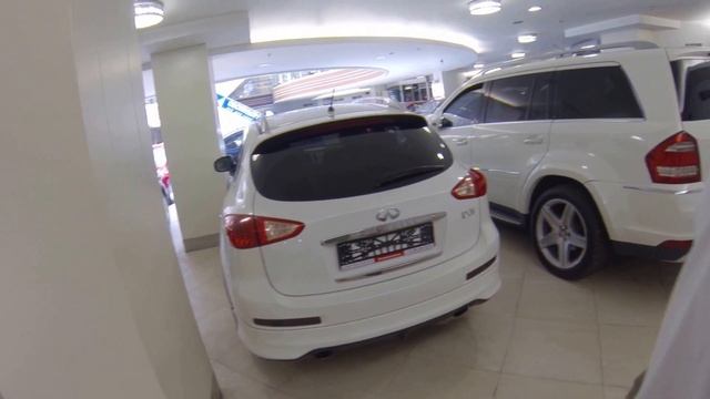 1 серия. Москва! Как купить живой автомобиль в Москве и потратить все деньги xD смотреть онлайн