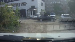 Стук подвески. Гранта лифтбек. Видео с машины.