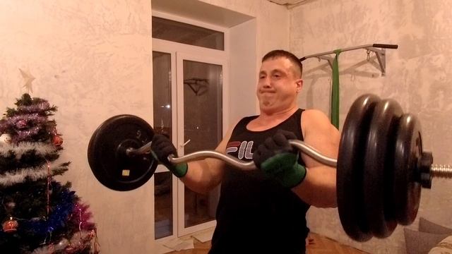 подъём штанги на бицепс 56кг.mp4