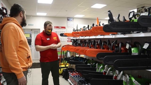 Мучаем менеджера. Мини экскурсия по магазину смотреть онлайн