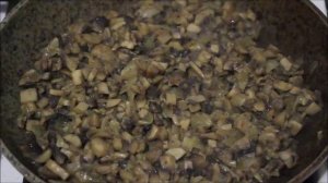 ВКУСНЕЙШИЙ СМЕТАННЫЙ СОУС ПОДЛИВА С ГРИБАМИ, СОУС С ГРИБАМИ ШАМПИНЬОНАМИ, ГАРНИР К КАШЕ, СОУС СО СМ