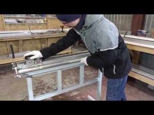 Резка оргстекла на широкоформатном резаке
