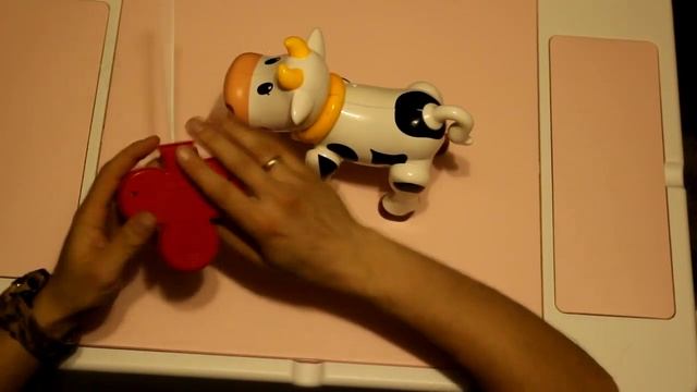 Распаковка коровы baby Tilly Animal Paradise! музыкальная детская игрушка! смотреть онлайн