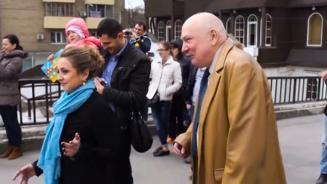 Флешмоб. Ростов-на-Дону. Поздравление папе. Юбилей папы. Юбилей 70. Папа, люблю тебя!