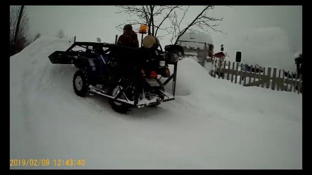 Стелс 500H квадрик погрузчик в деле, чистим проезд. смотреть онлайн