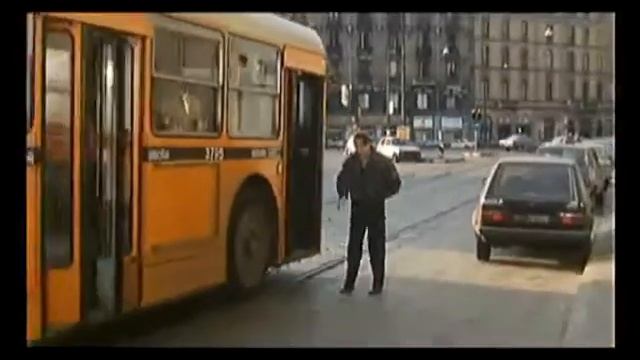adriano celentano. Челентано показывает как правильно завязать шнурок