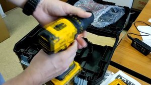 Дрель-шуруповерт DeWalt DCD777D2T