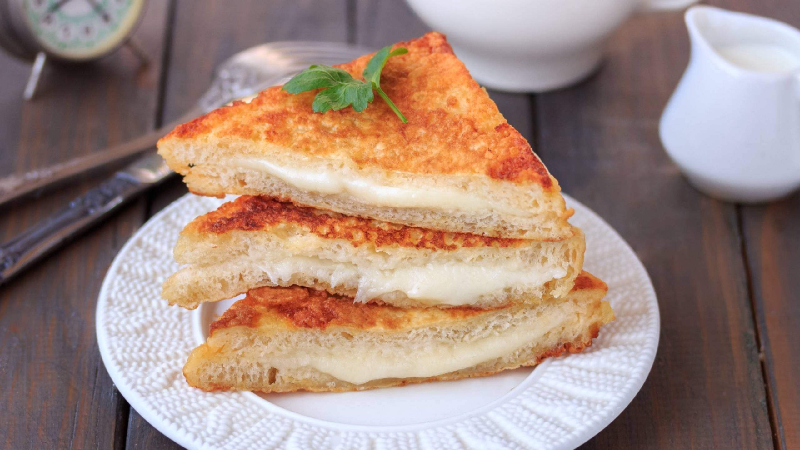 🥪 Моцарелла в карете (Mozzarella in carrozza) - рецепт горячих бутербродов с сыром По-итальянски