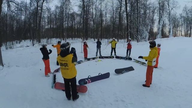 Разминка, школа сноуборда и горных лыж